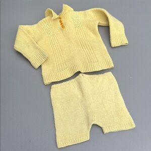 🍄6-9 Vintage/antique Yellow Knit Baby Sweater/Shorts  floral green front buttons